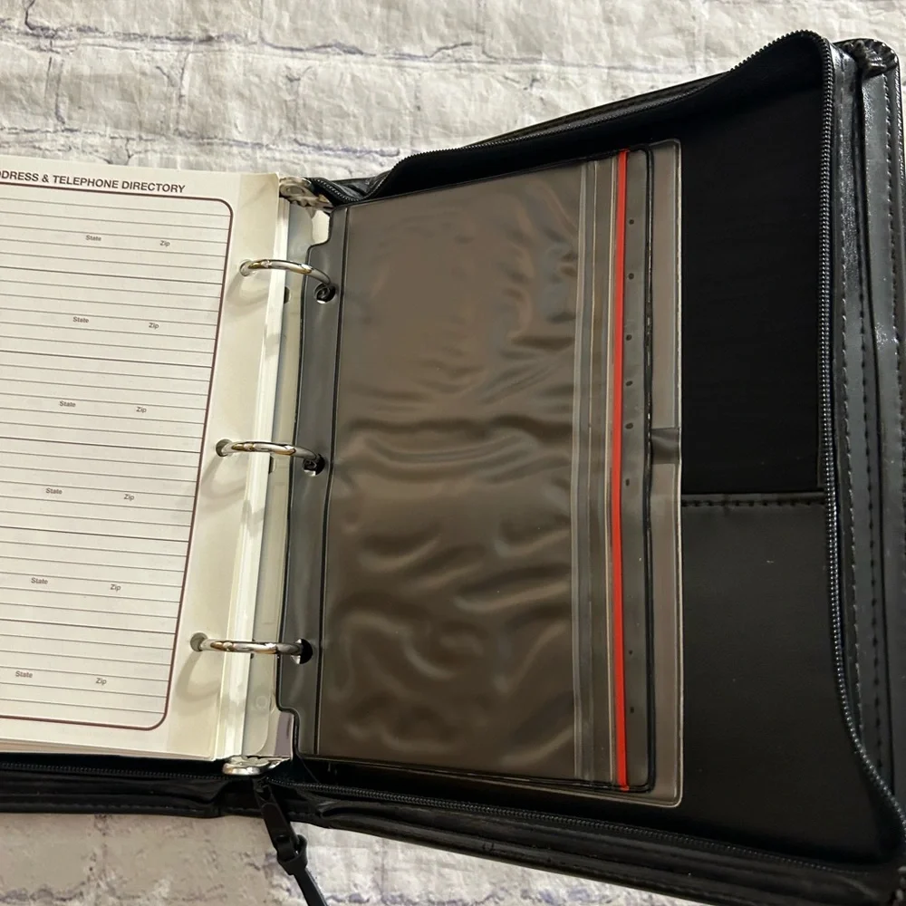 VINTAGE DAY PLUS PLANNER THE ULTIMATE ORGANIZER (1990) USA MADE BLACK & SILVER